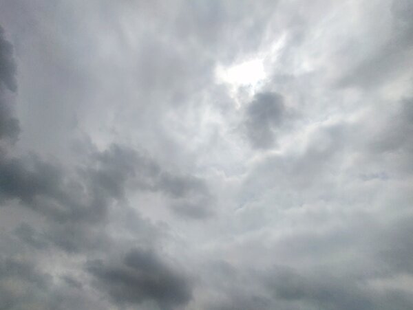 灰色天空