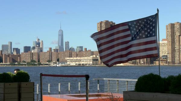 美国国旗曼哈顿天际线