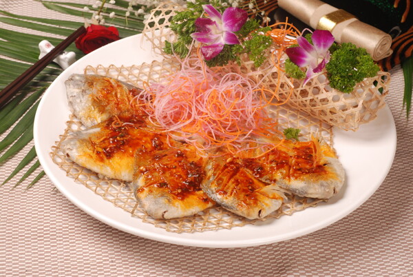 竹香烤平鱼图片