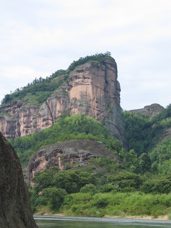 江西龙虎山风光丹霞地貌