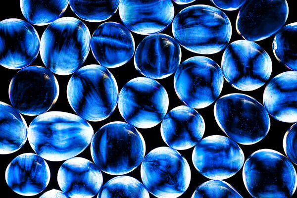 蓝色的玻璃珠子