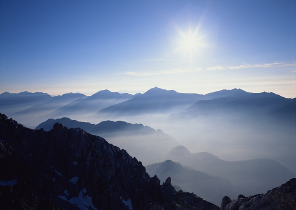 魅力山峦图片