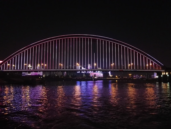 夜色下美丽的武汉长江大桥