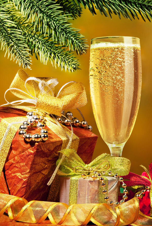 香槟与圣诞礼物图片