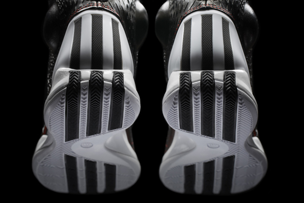 adidas篮球鞋广告宣传照片图片