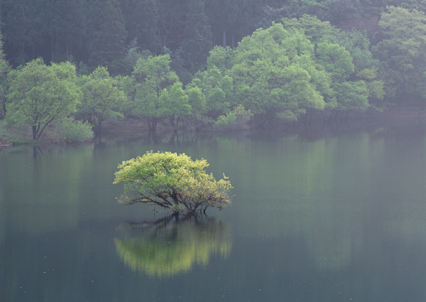 山水剪影图片