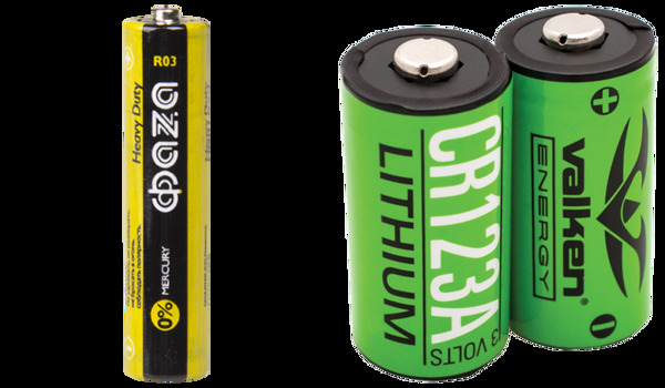 黄色和绿色电池免抠png透明图层素材