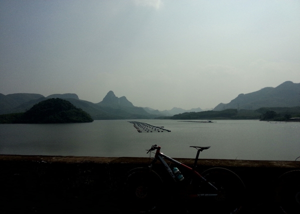 自然风景自行车山地车图片