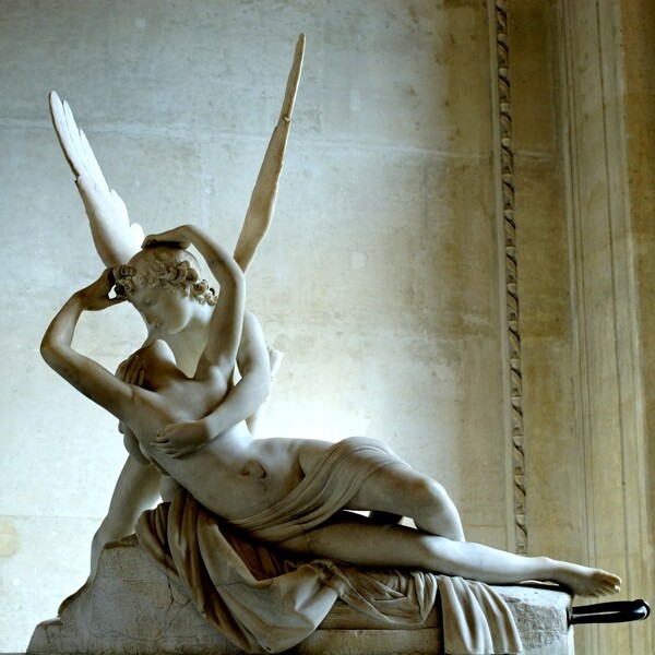 雕塑因丘比特的吻而复活的普塞克图片