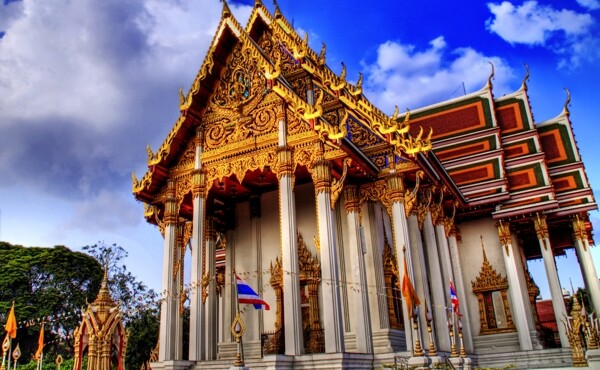 泰国曼谷的金色寺庙图片