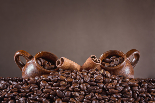 咖啡豆与桂皮图片
