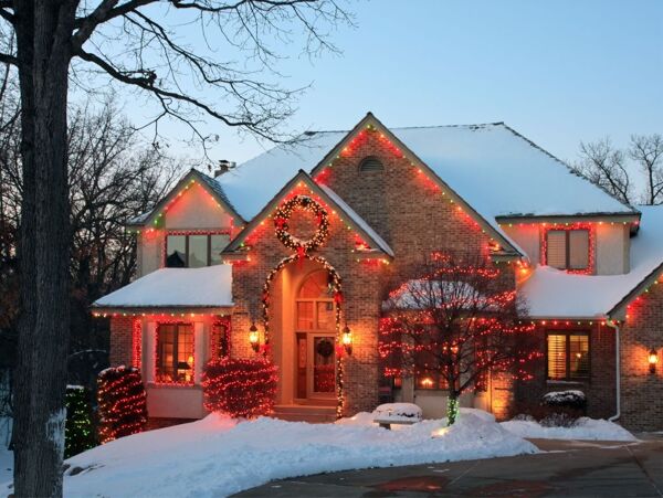 圣诞夜房屋雪景图片