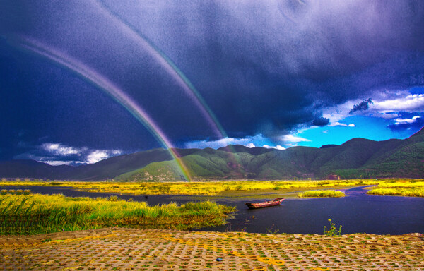 泸沽湖双彩虹图片