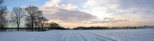 宽幅雪地全景图片