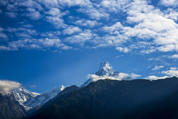 尼泊尔鱼尾峰风景