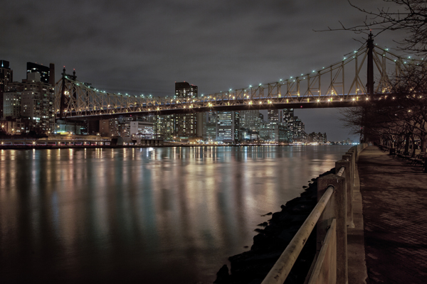 海上架桥城市夜景