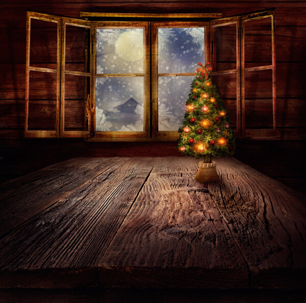 窗户与圣诞树图片