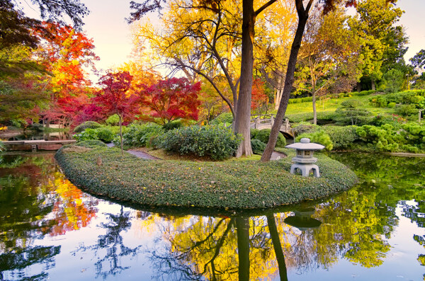 日本公园秋天风景图片
