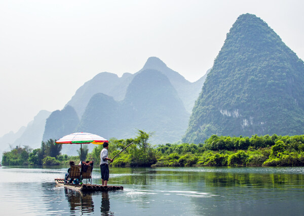 桂林竹筏漂流图片