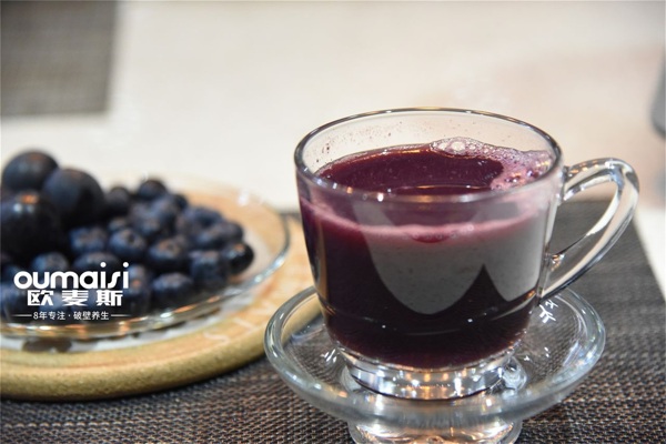 蓝莓葡萄汁