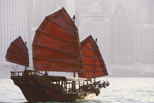 香港海面上的游船图片