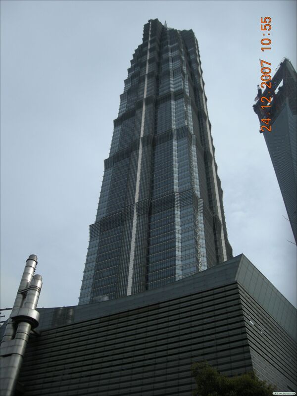 上海428米高度的金贸大厦图片