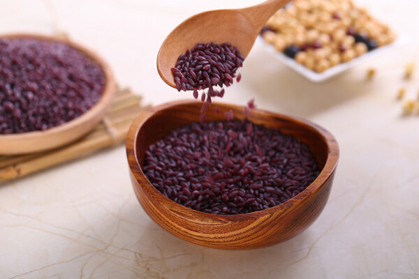 健康营养的粗粮紫米