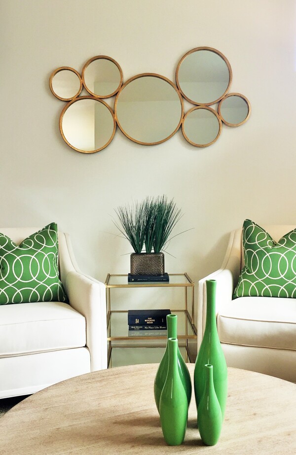 现代时尚客厅浅色沙发椅室内装修效果图