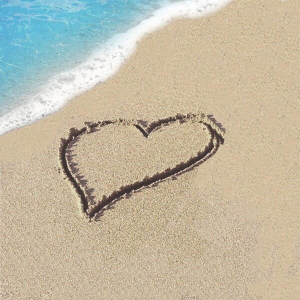 海滩上的爱心