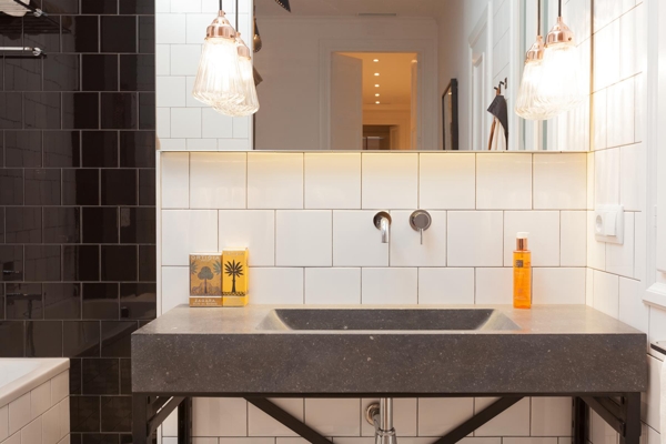 现代时尚卫生间瓷砖洗手台室内装修效果图