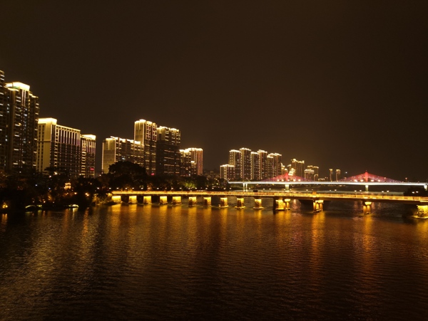 桥边夜景