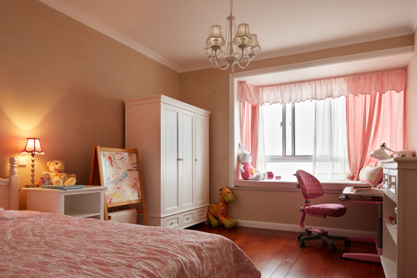 粉色清新少女卧室粉色床品室内装修效果图