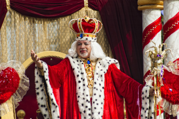二月十四日利马索尔狂欢节国王在狂欢节在二月十四日