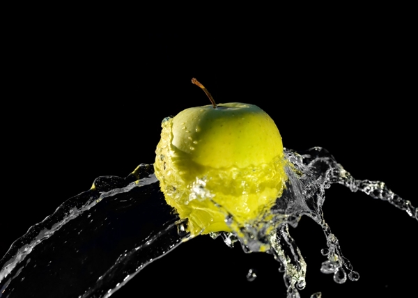苹果水流水柱果实背景素材图片