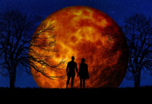 夜晚情侣月亮血月爱情浪漫幻想