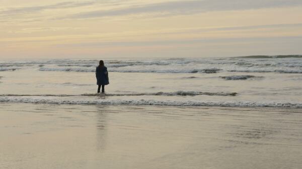 女人在Seashore