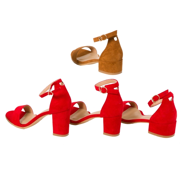 红色的夏季时尚凉鞋